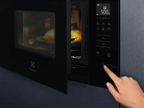 Electrolux Forno a Microonde da Incasso Combinato Capacità 25 Litri