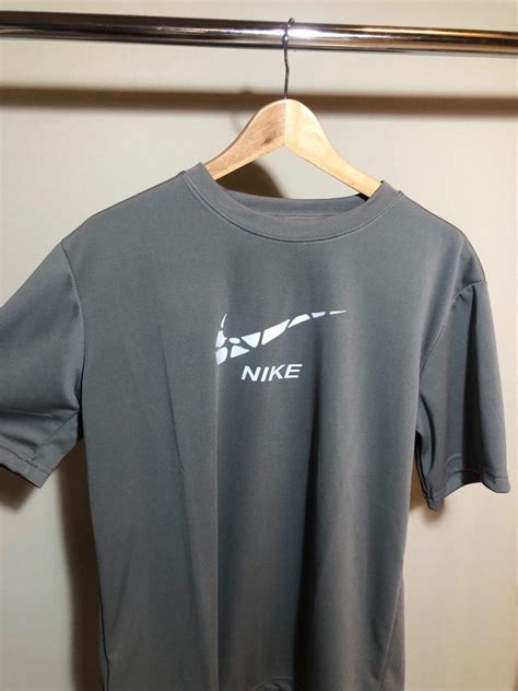 Nike Dry Fit Shirt, Fesyen Pria, Pakaian , Atasan di Carousell