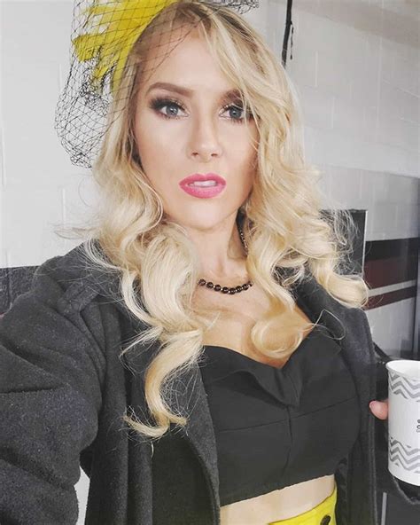 Lacey Evans No Instagram 🌻🖤🌻”