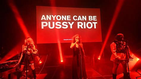 Laut wütend schrill Pussy Riot klagen in München Putin an Abendzeitung München