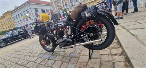 Veteran Car Club Písek Výstava historických vozidel 10 6