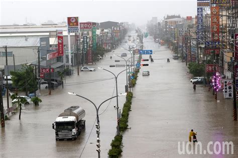 影／凱米降雨超越莫拉克 防洪設施無效高雄大淹水 凱米暴雨炸各地 地方 聯合新聞網