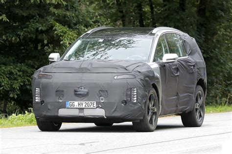 Hyundai Ioniq 7 il Suv elettrico è in fase di test Foto Spia