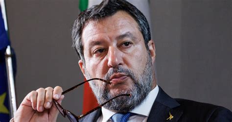 Matteo Salvini contro Gentiloni perché spara sul commissario europeo