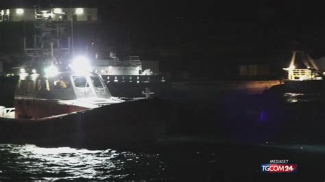 Migranti Due Naufragi Al Largo Di Lampedusa