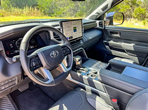 Toyota Tundra 2022 Inside