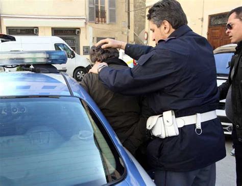 Roma Arrestato 36enne Romano Rapinatore Seriale Di Fast Food