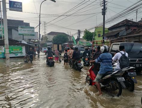 Tanggul Jebol Sejumlah Desa Di Kudus Dilanda Banjir