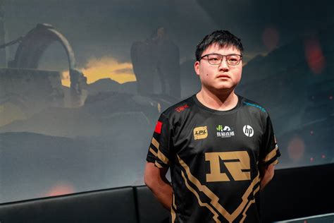 Uzi abandona definitivamente las filas de RNG - League of Legends