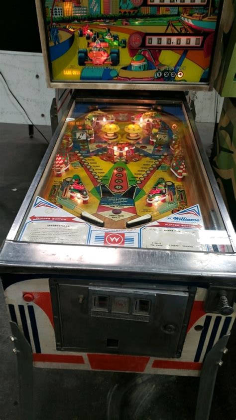 Grand Prix Pinball Machine Williams 1976 4