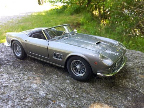 Ferrari 250 GT California SWB 1 18 Modelcar By Hot Wheels Elite Modelly