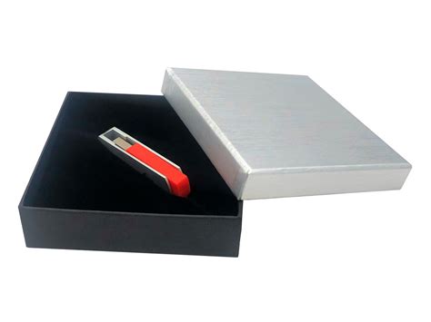 Quadratische Geschenkbox für USB Sticks