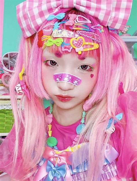 Pin By Gingerkori On декораdecora Kei Harajuku Decora Pastel Goth Fashion Harajuku Hair