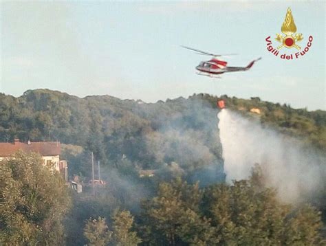 Vasto Incendio A Montopoli Minaccia Tre Case Due Intossicati