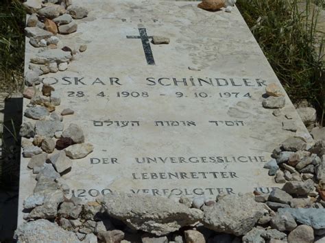 Oskar Schindler International Graves