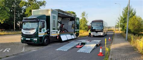 Kontrole Autobus W Pracowniczych W Okolicach Strykowa Wojew Dzki