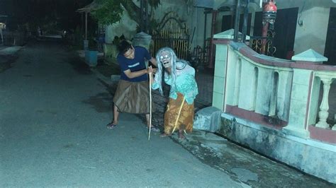 Nenek Gayung Ga Ada Akhlak Prank Terlucu Dan Terbaru Ghost Prank