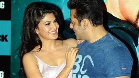 Omg Salman Khan Jacqueline Fernandezs Off Screen Chemistry Youtube