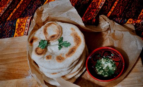 Napravite Sami Kod Ku E Najpoznatiji Indijski Hleb Naan Neverovatna