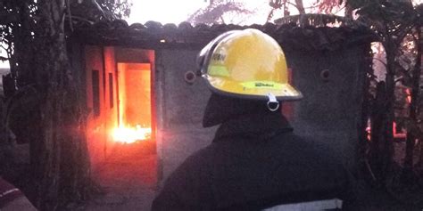 Incendio Redujo A Cenizas Una Vivienda Ubicada A La Orilla Carretera A