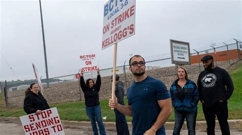 Kellogg S To Replace Some Striking Workers After Talks Stall