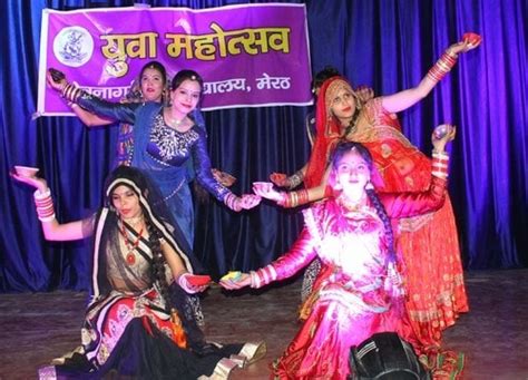 Jhoomar dance perform in DN college डीएन में पद्मावत का झूमर डांस, बजती रहीं तालियां, Meerut ...