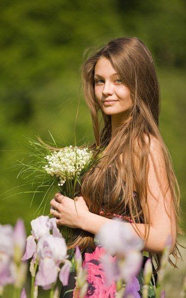 Pin By Madhavi On Beautiful Pictures Girls With Flowers