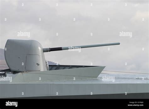 Mk 45 Naval Gun Hi Res Stock Photography And Images Alamy