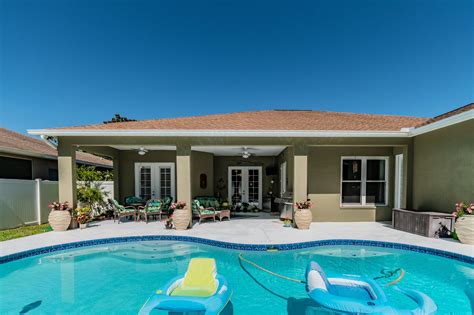 Gorgeous 4 Bedroom 3 Bathroom 3 Car Garage Pool Home Located In Seminole