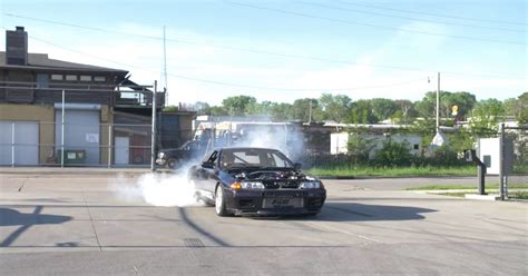 This Nissan Skyline R32 Is A Drift Monster