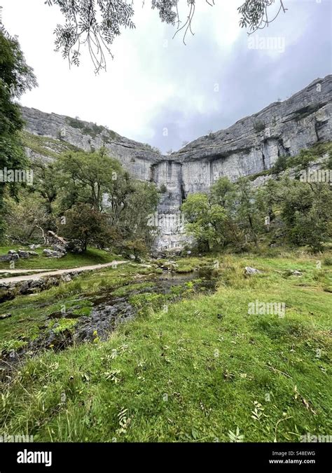 Malham Cove Waterfall Hi Res Stock Photography And Images Alamy