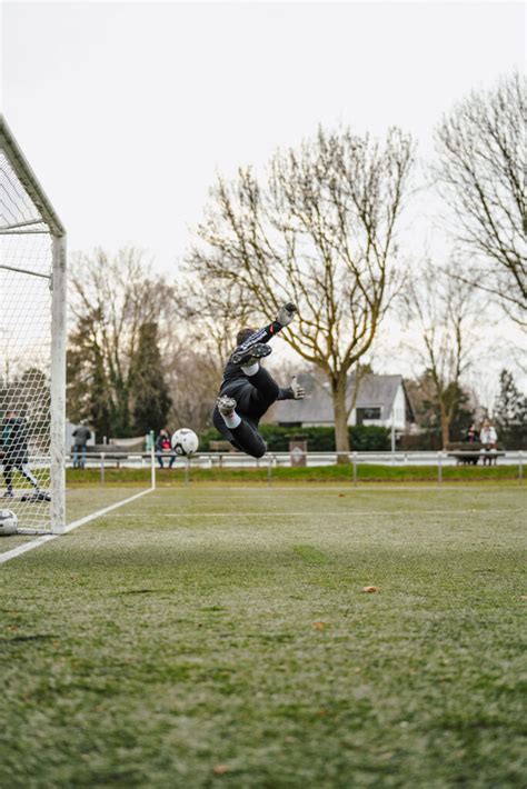 Damenteam mit Ausfall Herrenteams mit verschiedenen Abschlüssen FC