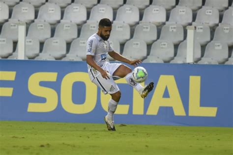 F Jonatan recebe 3º cartão amarelo e desfalca Santos em clássico