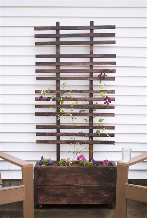 DIY Trellis Planter Box Tutorial & Giveaway! - Deuce Cities Henhouse