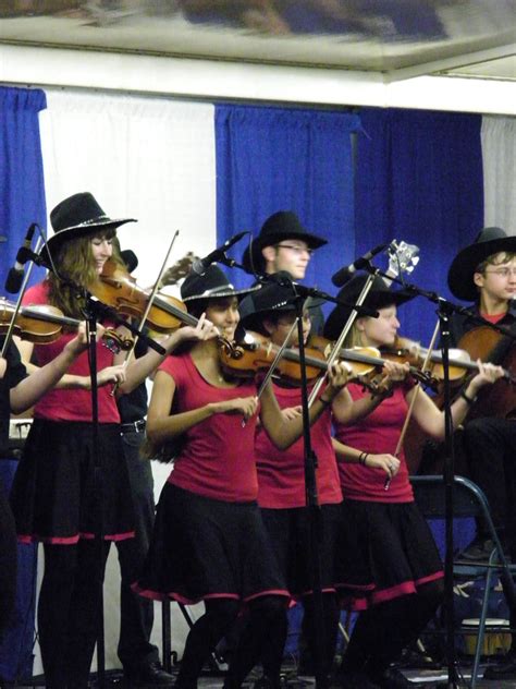 Fiddlers Restrung At Saline Community Fair Saline Michig Flickr