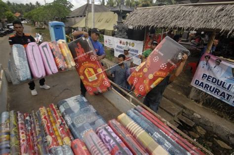 Posko Pengungsian Bencana Banjir Bandang Di Jembrana Bali Antara Foto