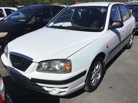 2004 HYUNDAI ELANTRA 2.0 HVT XD WHITE 4 SP AUTOMATIC 5D HATCHBACK ...