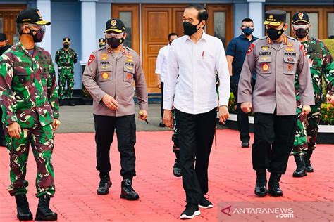 Presiden Ke Jawa Timur Tinjau Vaksinasi Dan Resmikan Bendungan ANTARA