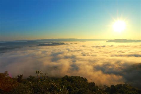 Great views of Sunrise with mountains and cloud. 9168994 Stock Photo at Vecteezy