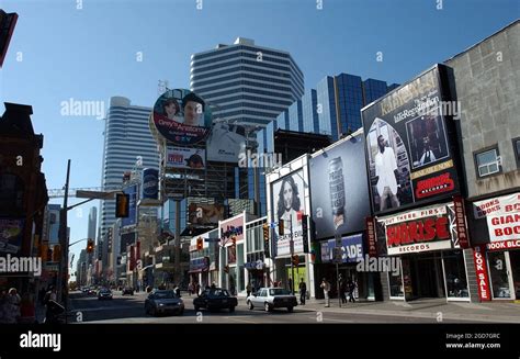 Yonge Street The Longest Street In The World Toronto Canada