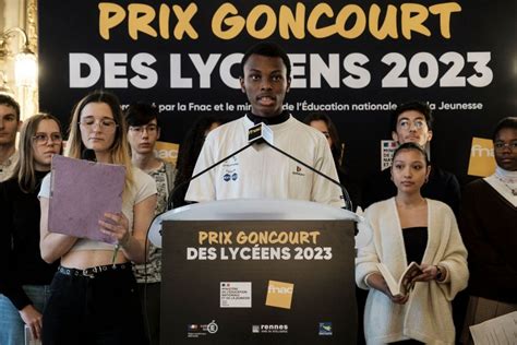 Neige Sinno Laur Ate Du Prix Goncourt Des Lyc Ens Pour Triste