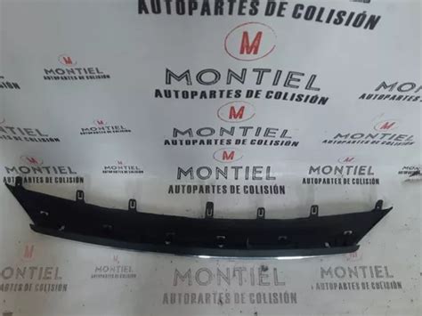 Moldura De Parrilla Toyota Prius C 2020 2021 2022 Original