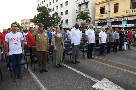 Cuba recuerda proclamación socialista de su Revolución Radio La