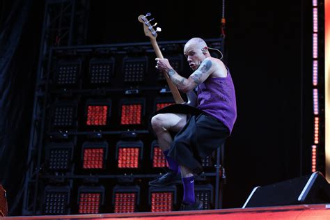 Red Hot Chili Peppers Flea 16 33 50 000 Begeisterte Fans Die