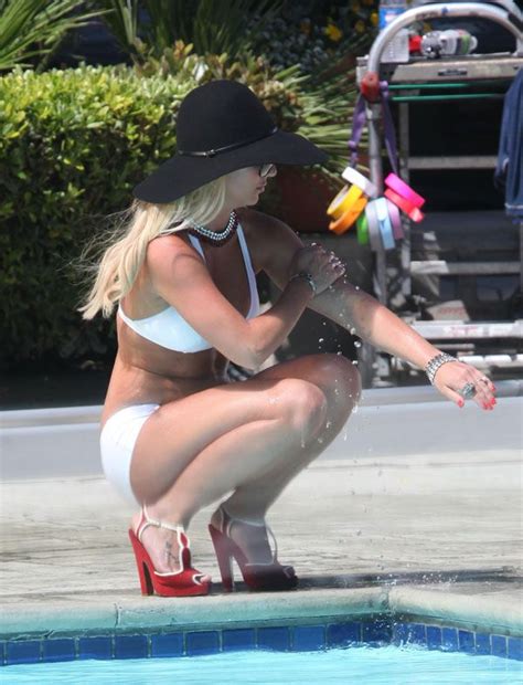 Britney Spears In A White Bikini 20 Pics Izismile
