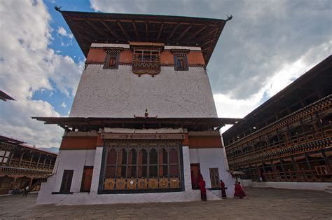 Photographing the charming fortresses of Bhutan - Darter Photography