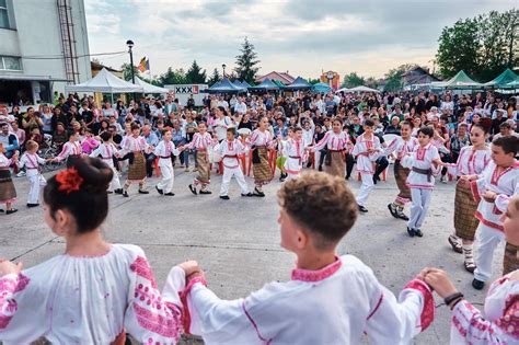 Comunitatea din Aninoasa reunită la Zilele Comunei Astăzi este ziua