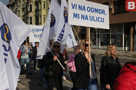 Sb Na Prvomajskom Protestu U Sarajevu Etnja Radnika Od Parlamenta