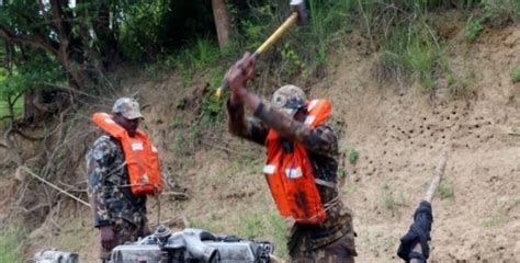 C Te D Ivoire La Gendarmerie Proc De Au D Guerpissement De Sites D