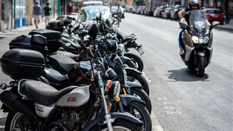 Stationnement Payant Pour Les Deux Roues Paris Partir De Ce Jeudi